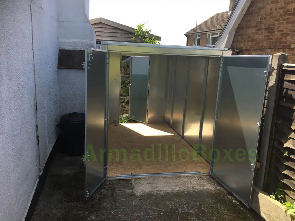 10ft long 6ft 5inch wide Workshop