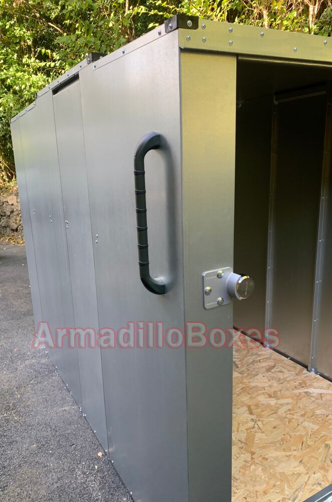 Fatboy mobility unit front outside handle